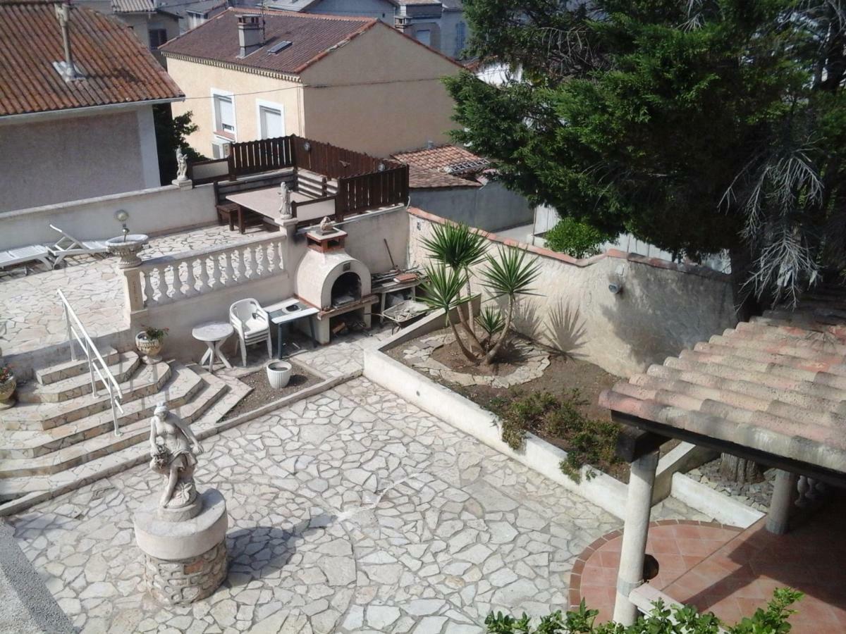 Meuble Tourisme Marselha Exterior foto
